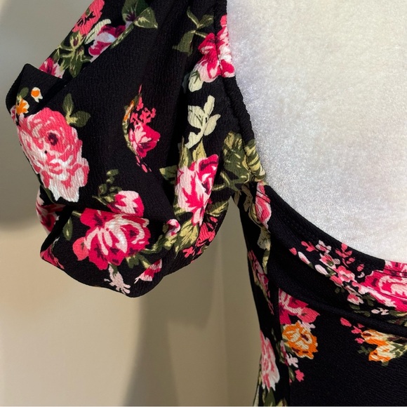 NWT SHEIN Modely Floral Off Shoulder Wiggle Dress M - Picture 4 of 7